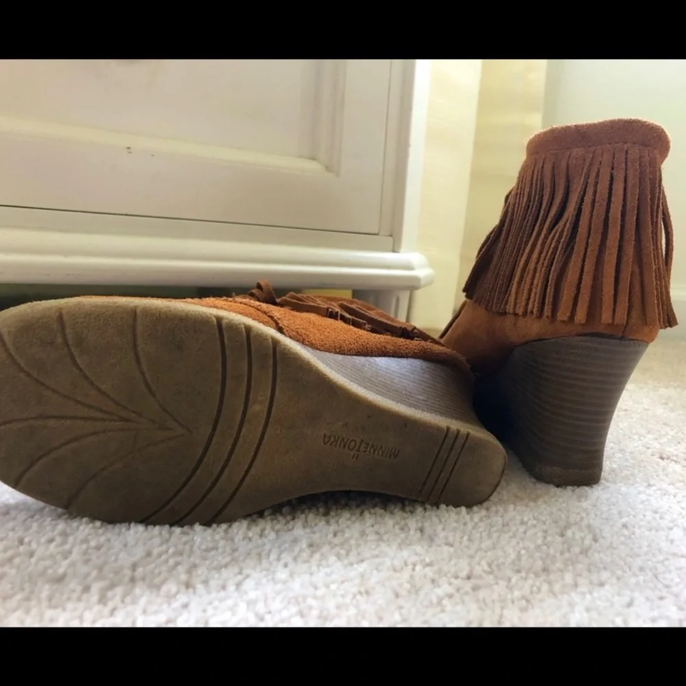 ❗️MINNETONKA Booties❗️ - Picture 5 of 5